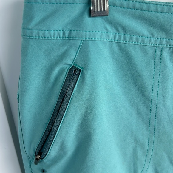 Title Nine rogue 9" shorts light blue - Picture 5 of 6